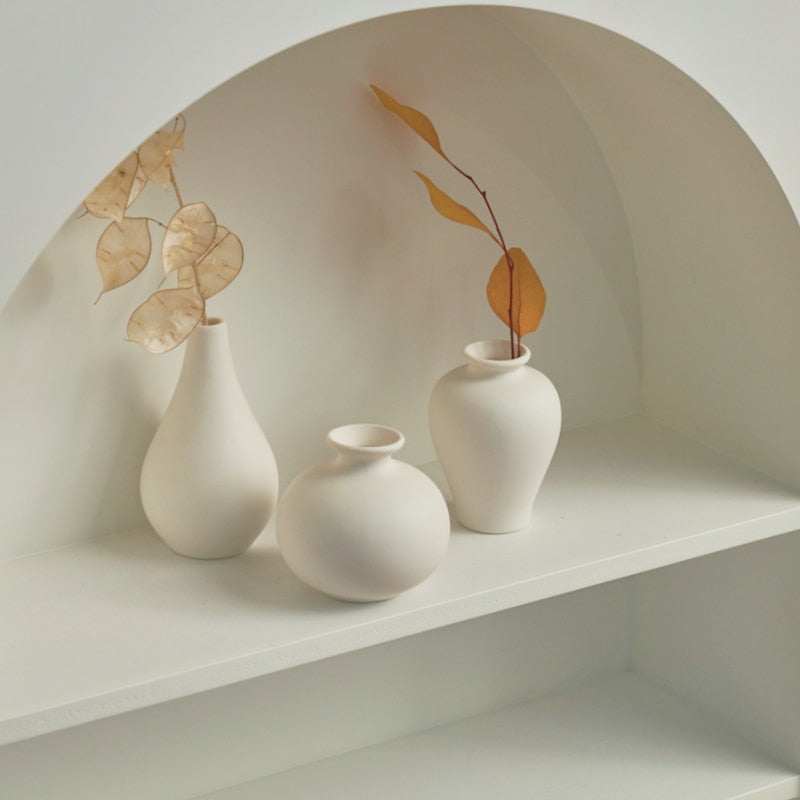 Set van 5 witte vazen – Pure handgemaakte keramiek- en porseleincollectie