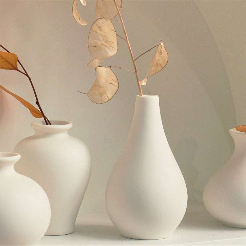 Set van 5 witte vazen – Pure handgemaakte keramiek- en porseleincollectie
